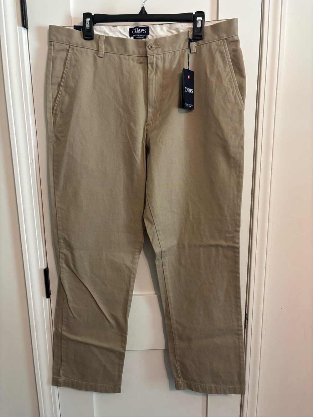 Chaps Men's Straight-Leg Khaki Chinos A102